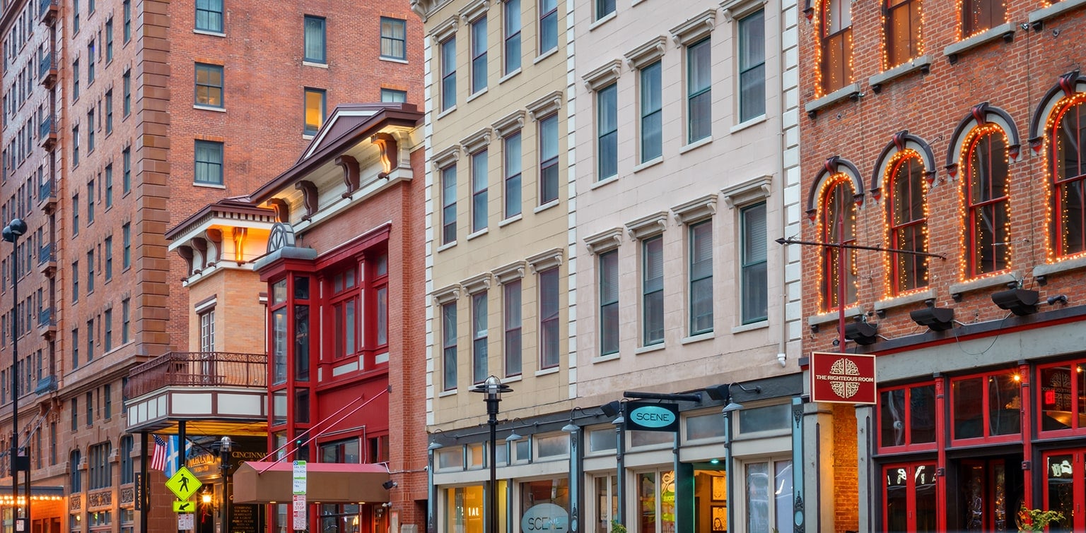 Downtown Cincinnati restaurants, shops and residences